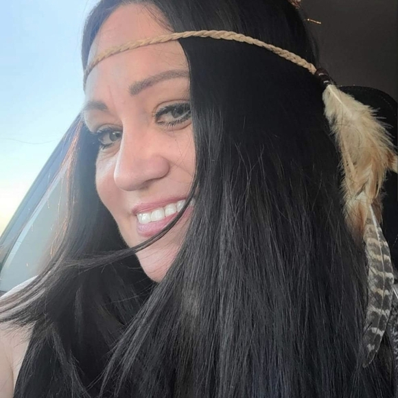 Meet your Posher, Tara - Picture 2 of 3